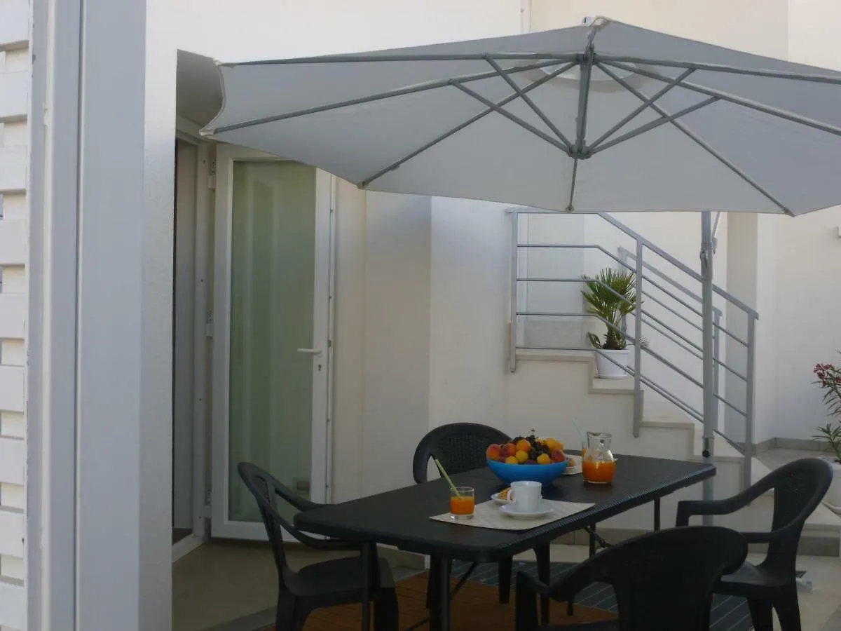 Charm Holiday Terrasini 0*,